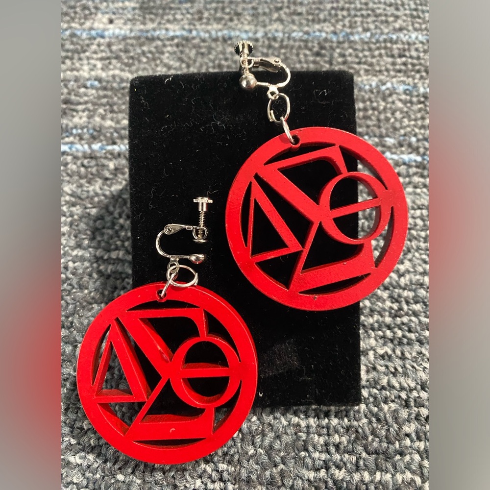 Delta Sigma Theta clip on wood earrings small